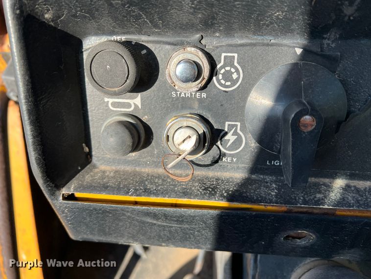 image for item DM8428 John Deere 762  elevating scraper