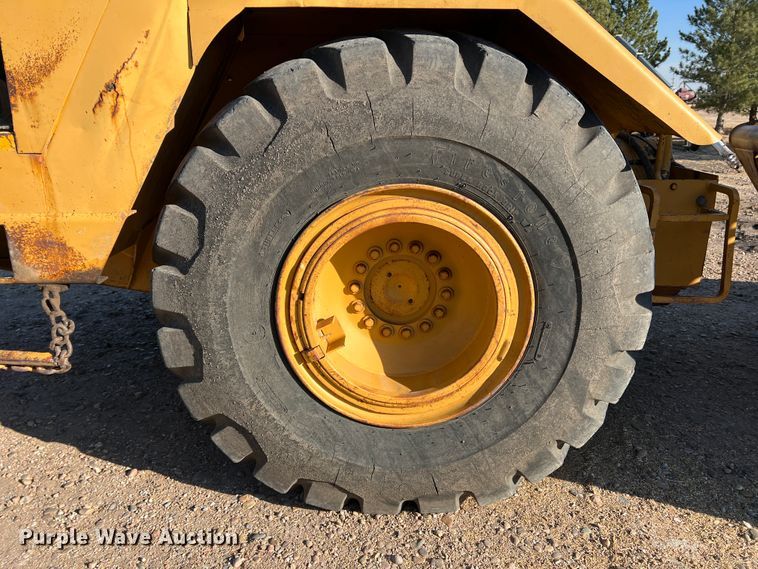 image for item DM8428 John Deere 762  elevating scraper