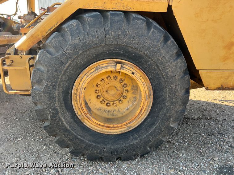 image for item DM8428 John Deere 762  elevating scraper