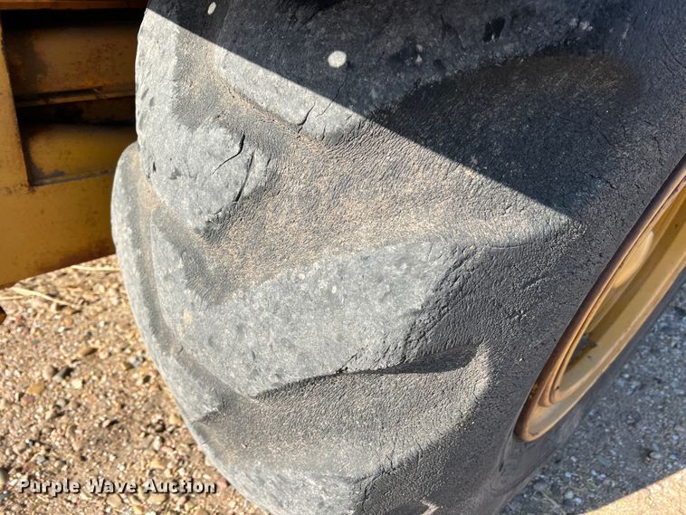 image for item DM8428 John Deere 762  elevating scraper