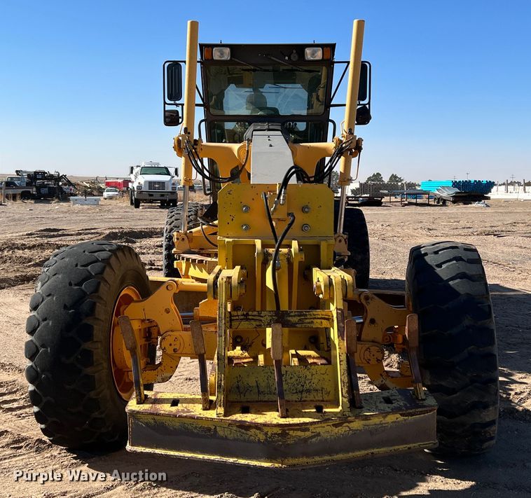 image for item DM8443 2002 Volvo G720VHP  motor grader