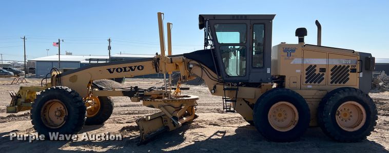 image for item DM8443 2002 Volvo G720VHP  motor grader