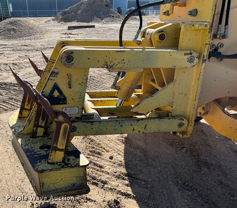 image for item DM8443 2002 Volvo G720VHP  motor grader