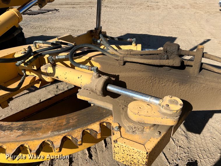 image for item DM8443 2002 Volvo G720VHP  motor grader