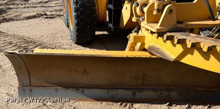 image for item DM8443 2002 Volvo G720VHP  motor grader