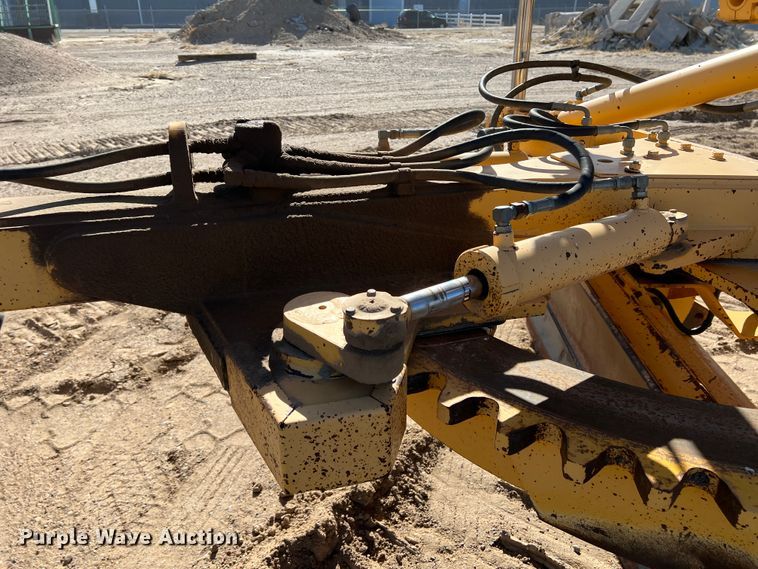 image for item DM8443 2002 Volvo G720VHP  motor grader