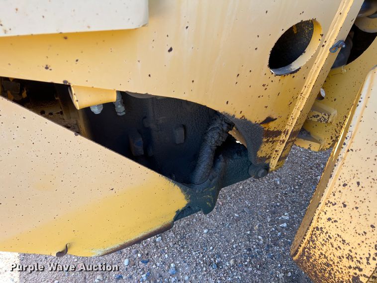 image for item DM8443 2002 Volvo G720VHP  motor grader