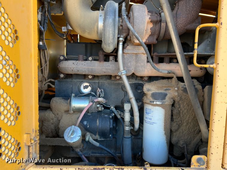 image for item DM8443 2002 Volvo G720VHP  motor grader