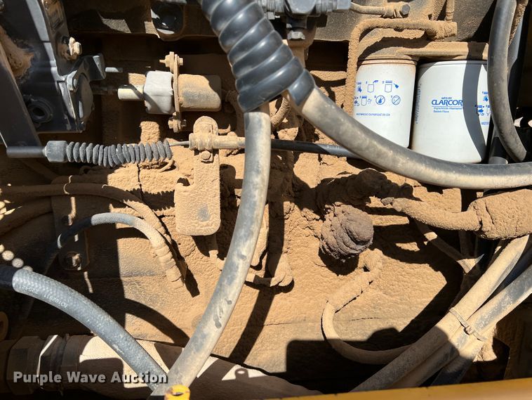 image for item DM8443 2002 Volvo G720VHP  motor grader