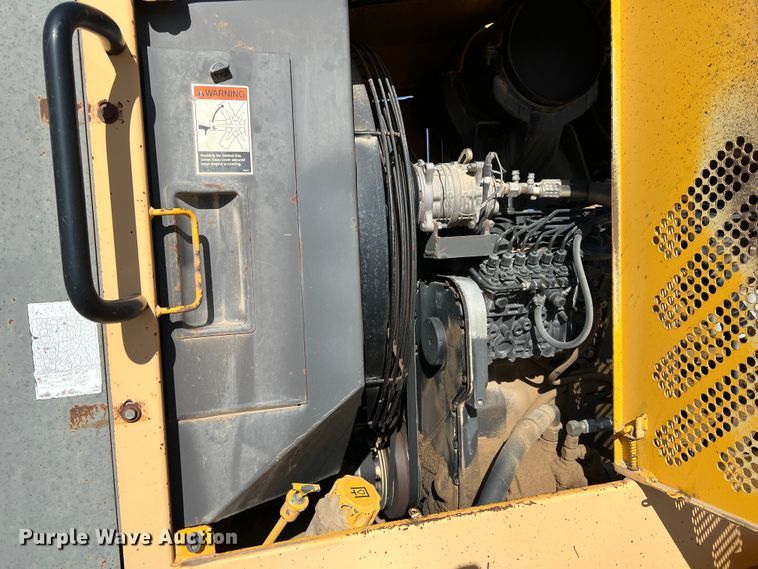 image for item DM8443 2002 Volvo G720VHP  motor grader