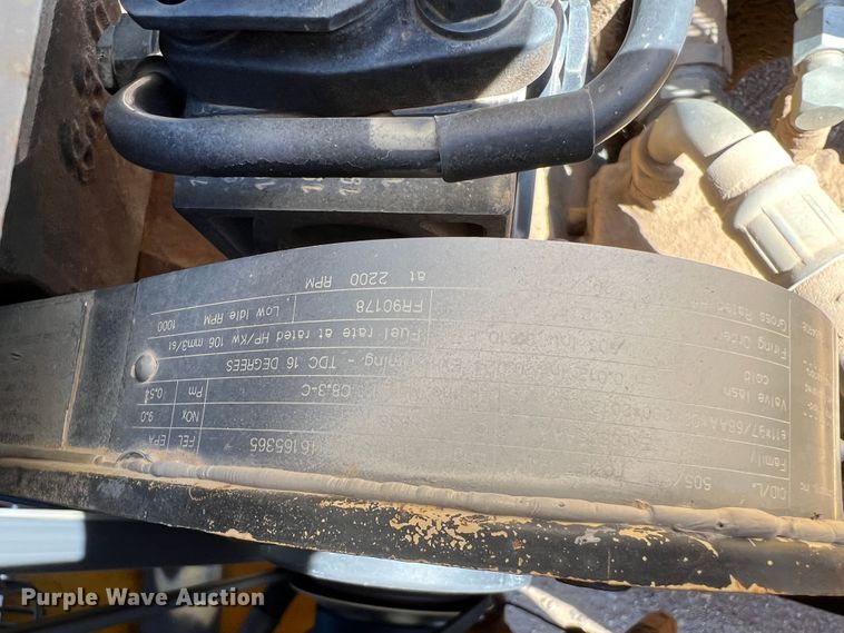 image for item DM8443 2002 Volvo G720VHP  motor grader