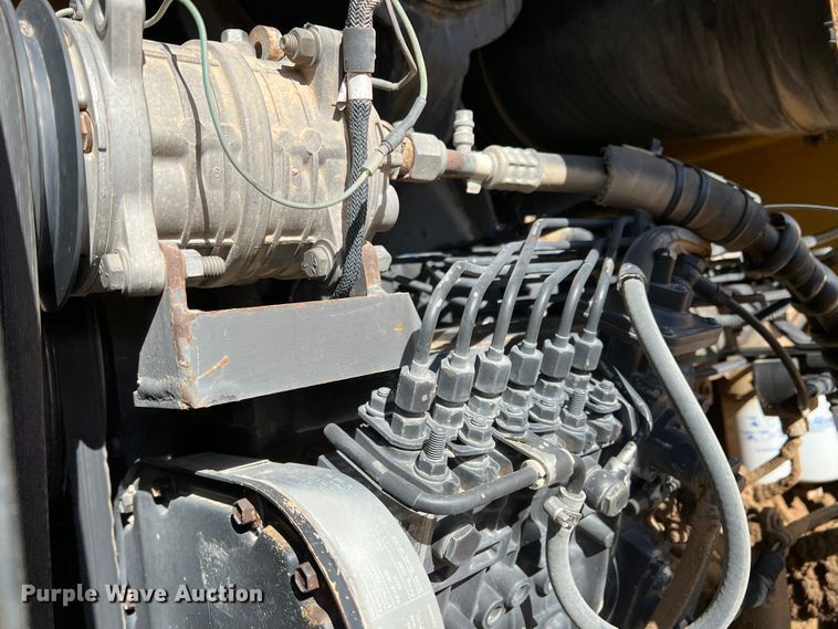 image for item DM8443 2002 Volvo G720VHP  motor grader