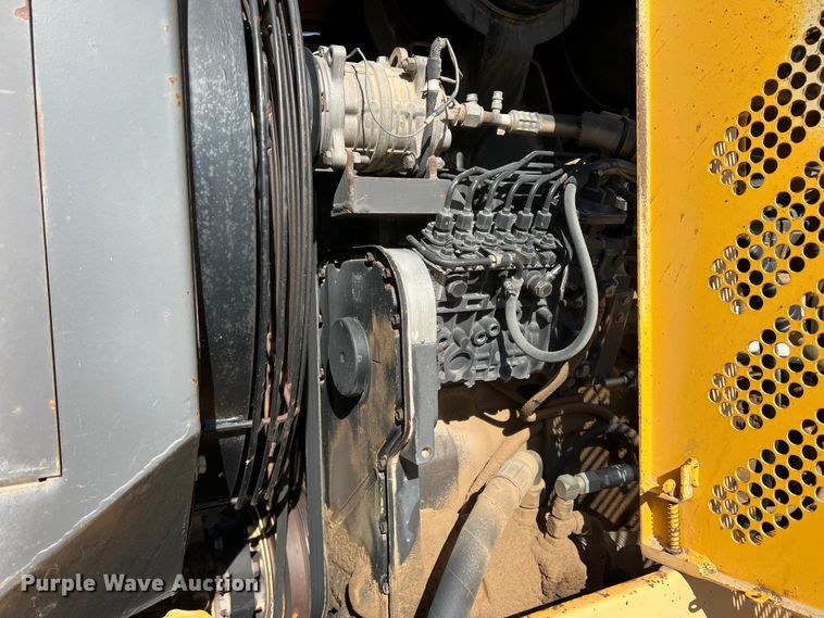 image for item DM8443 2002 Volvo G720VHP  motor grader