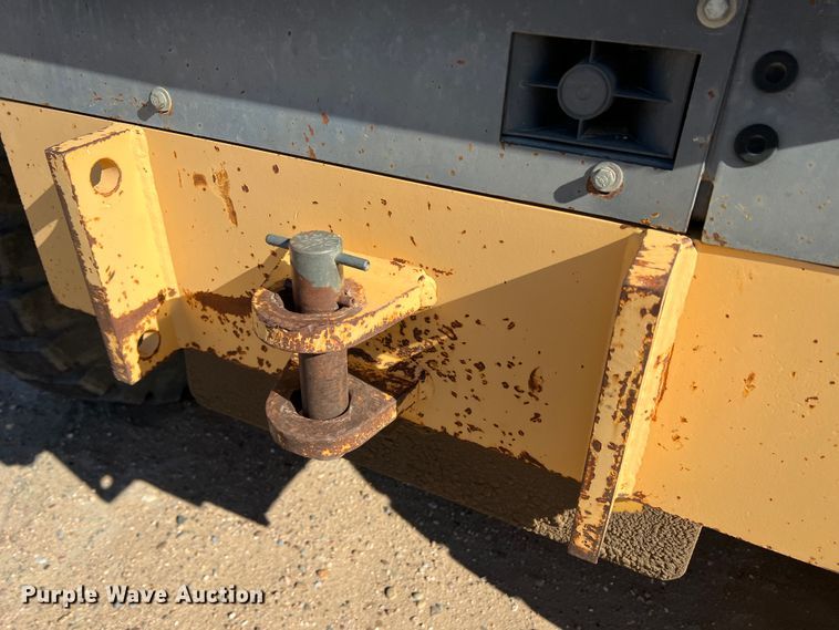 image for item DM8443 2002 Volvo G720VHP  motor grader