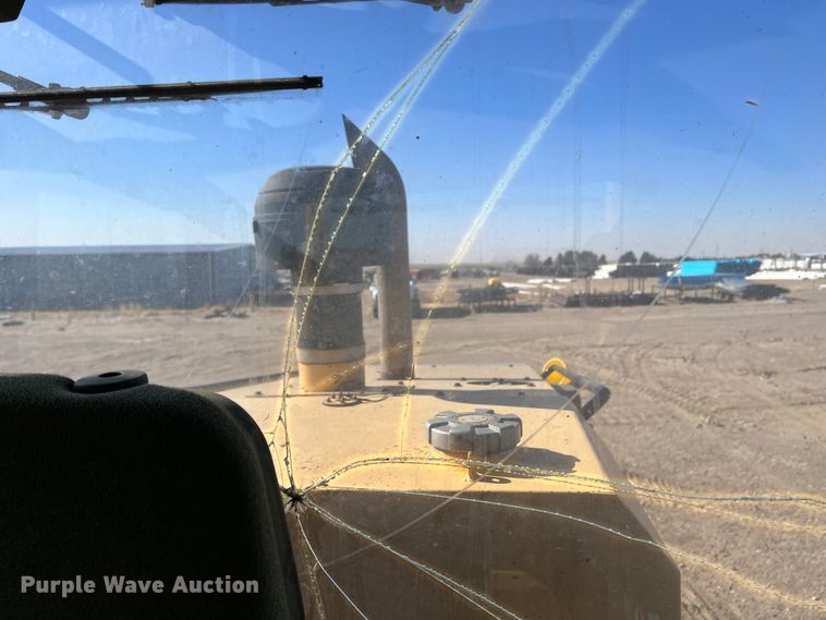 image for item DM8443 2002 Volvo G720VHP  motor grader