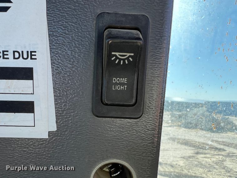 image for item DM8443 2002 Volvo G720VHP  motor grader