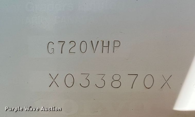 image for item DM8443 2002 Volvo G720VHP  motor grader