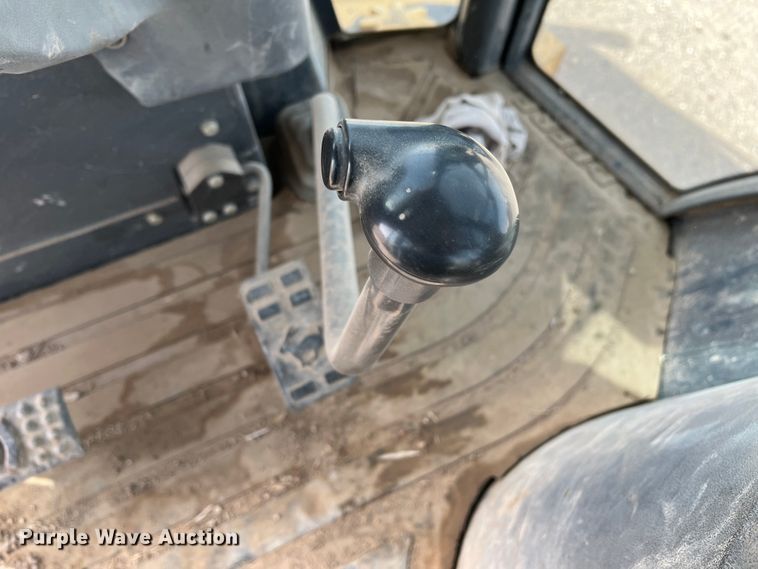 image for item DM8444 2004 John Deere 310G  backhoe