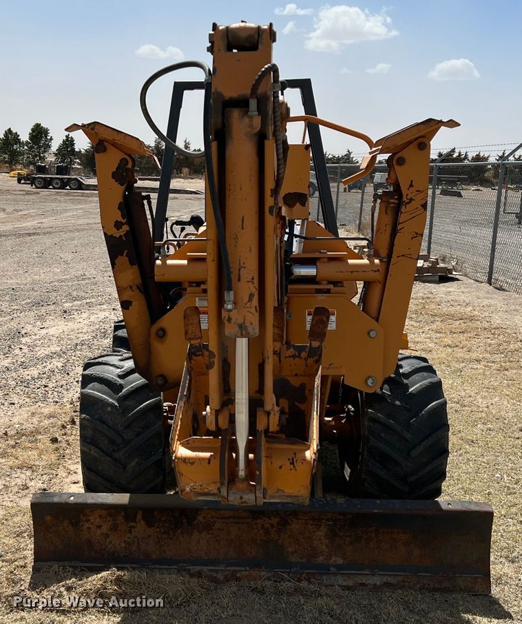 image for item DM8447 Case  trencher