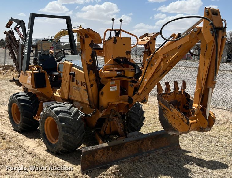 image for item DM8447 Case  trencher