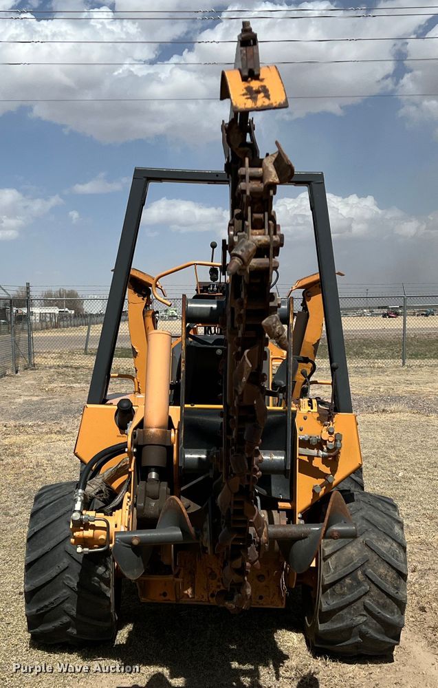 image for item DM8447 Case  trencher