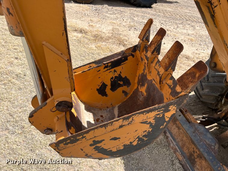 image for item DM8447 Case  trencher