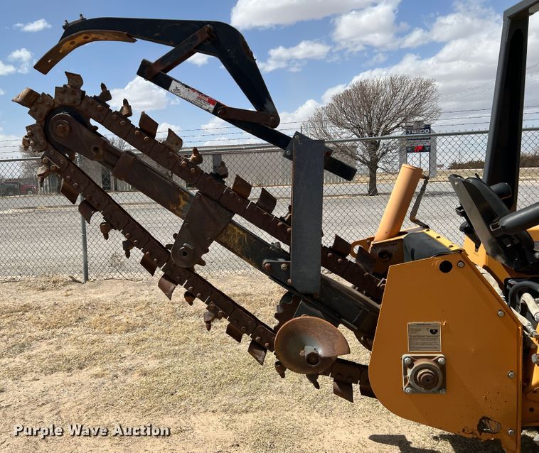 image for item DM8447 Case  trencher