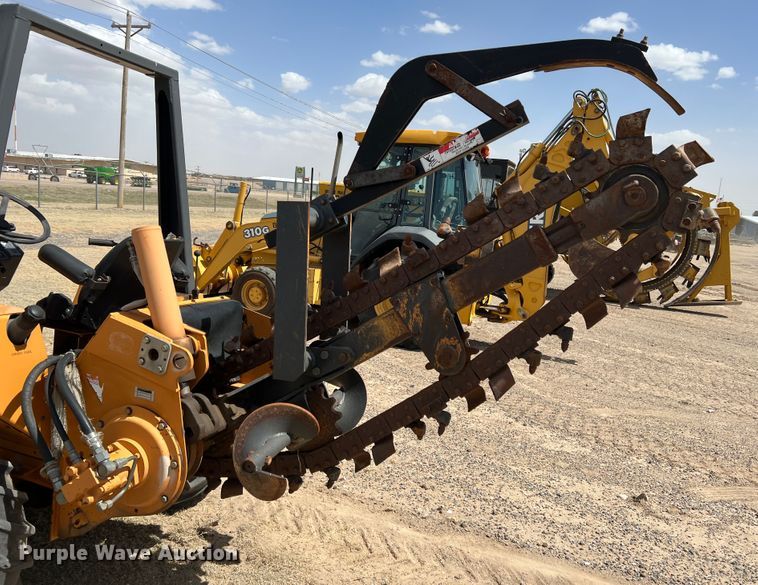 image for item DM8447 Case  trencher