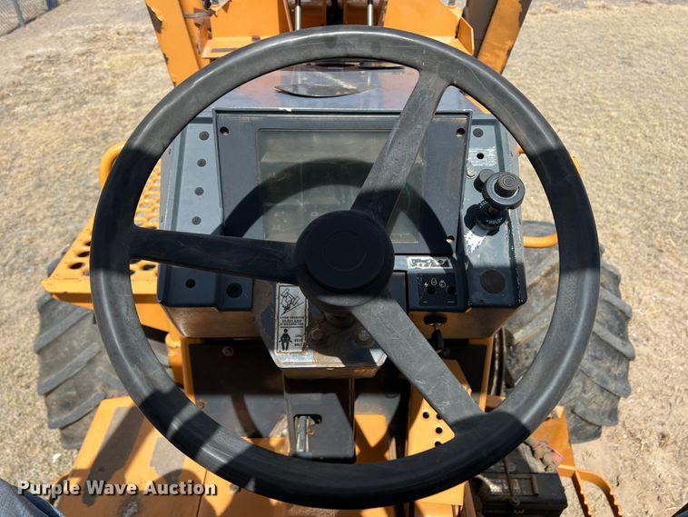 image for item DM8447 Case  trencher