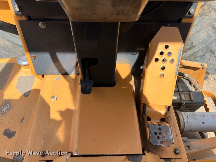 image for item DM8447 Case  trencher