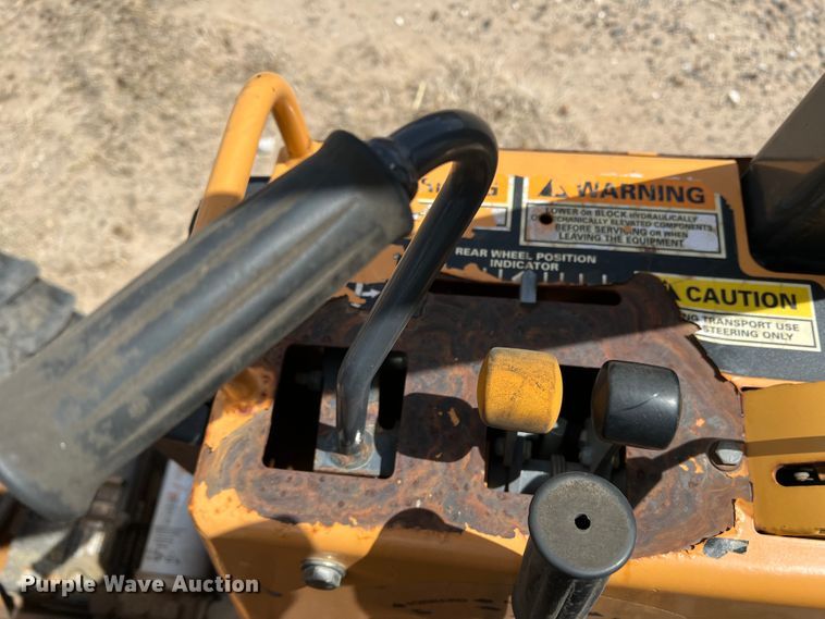 image for item DM8447 Case  trencher