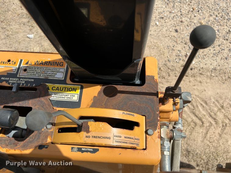 image for item DM8447 Case  trencher