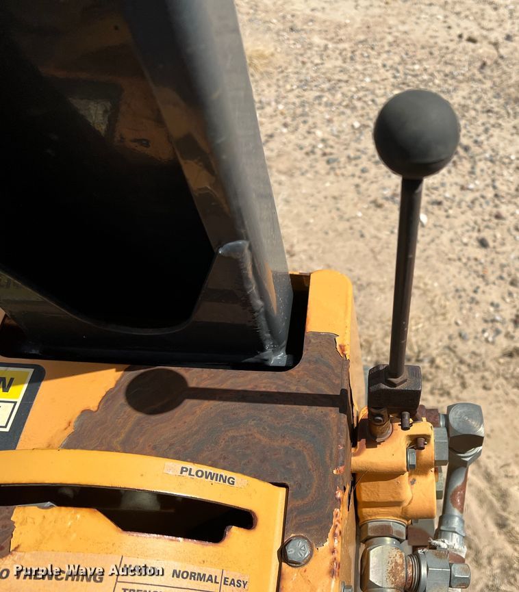 image for item DM8447 Case  trencher