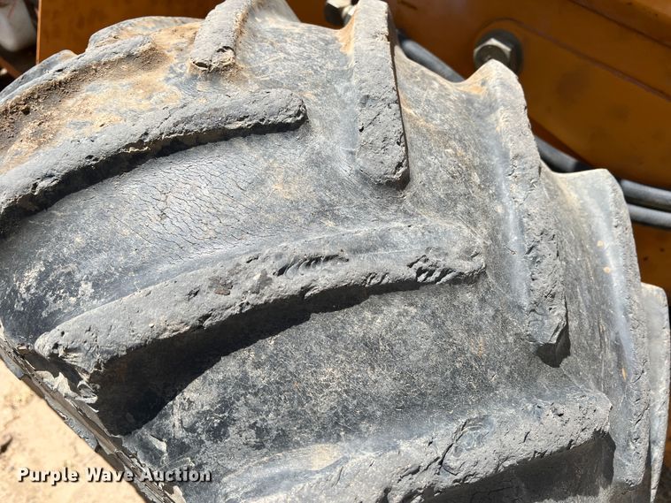 image for item DM8447 Case  trencher