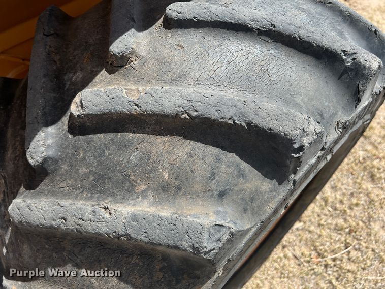 image for item DM8447 Case  trencher