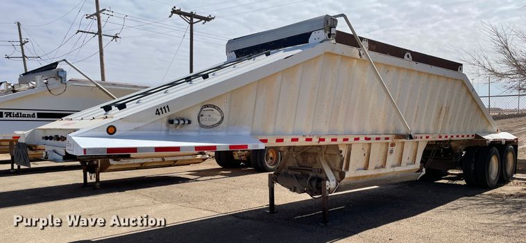 image for item DN0213 2007 CTS BDT-40  bottom dump trailer