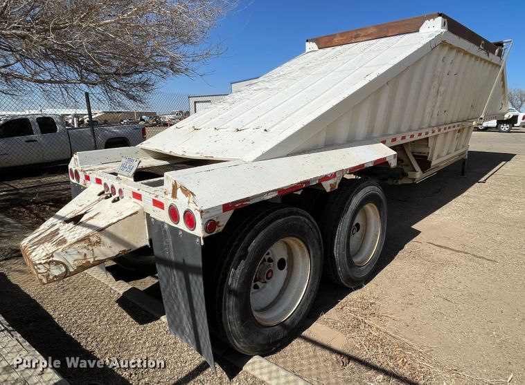 image for item DN0213 2007 CTS BDT-40  bottom dump trailer