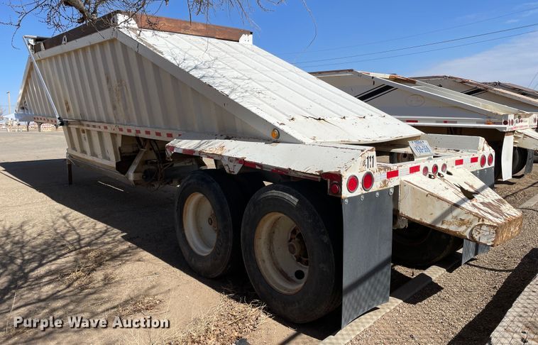 image for item DN0213 2007 CTS BDT-40  bottom dump trailer