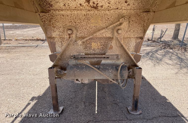 image for item DN0213 2007 CTS BDT-40  bottom dump trailer