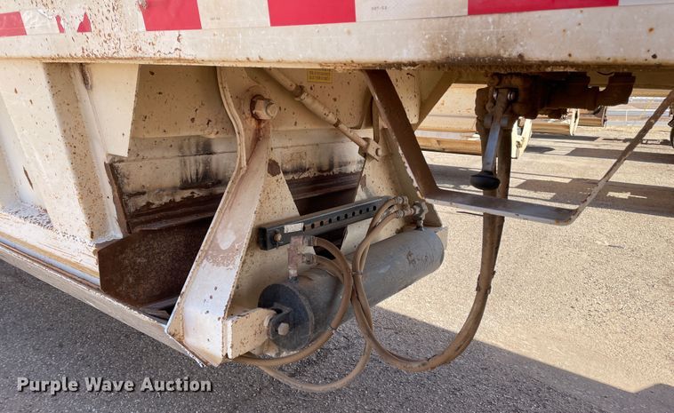 image for item DN0213 2007 CTS BDT-40  bottom dump trailer