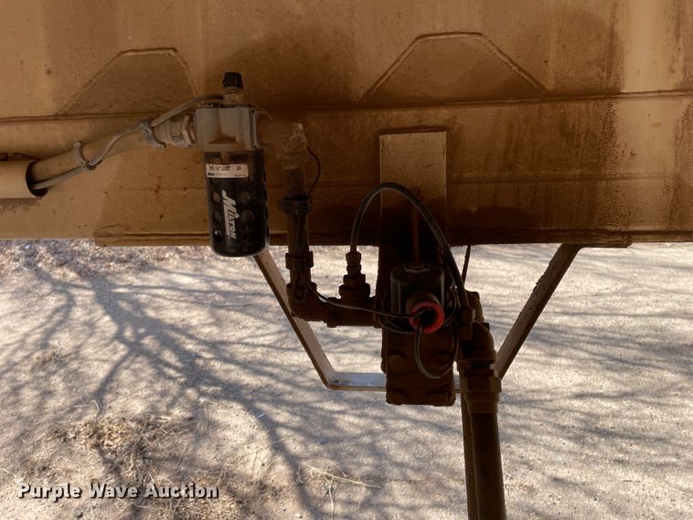 image for item DN0213 2007 CTS BDT-40  bottom dump trailer