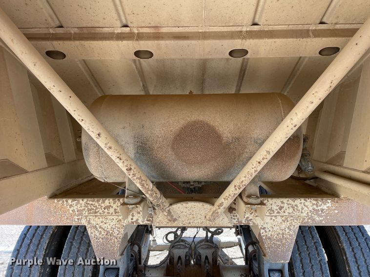 image for item DN0213 2007 CTS BDT-40  bottom dump trailer