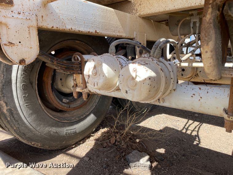 image for item DN0213 2007 CTS BDT-40  bottom dump trailer