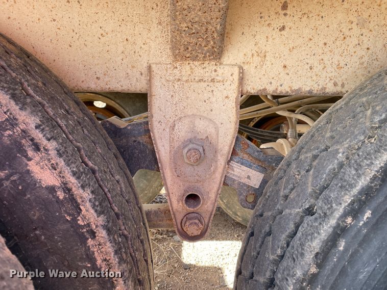 image for item DN0213 2007 CTS BDT-40  bottom dump trailer