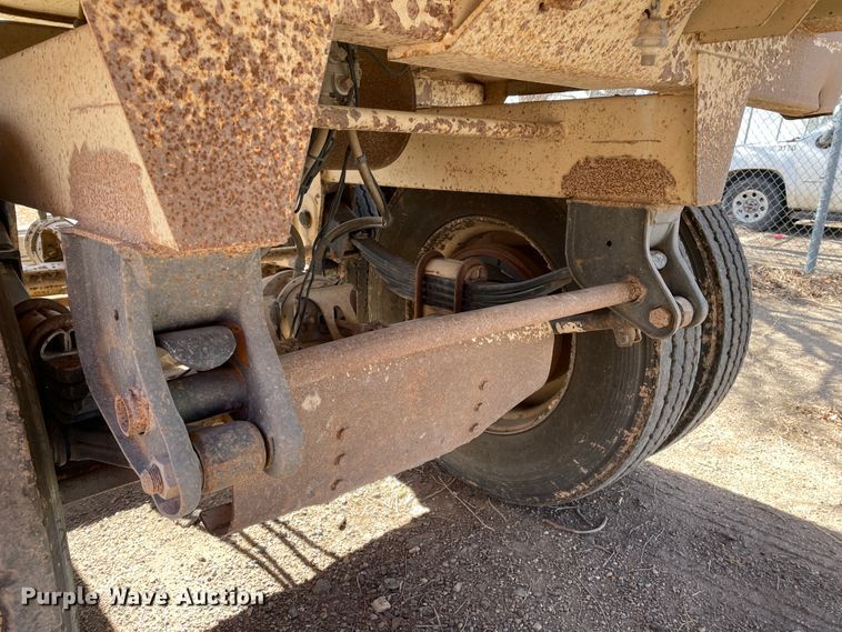 image for item DN0213 2007 CTS BDT-40  bottom dump trailer