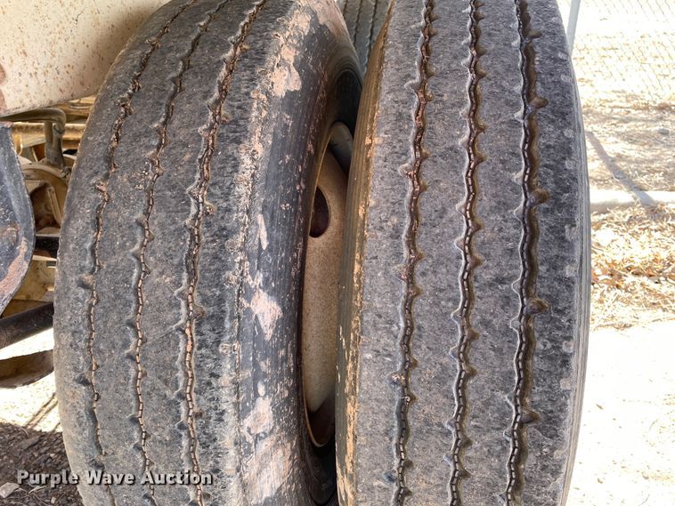 image for item DN0213 2007 CTS BDT-40  bottom dump trailer