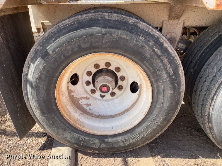 image for item DN0213 2007 CTS BDT-40  bottom dump trailer