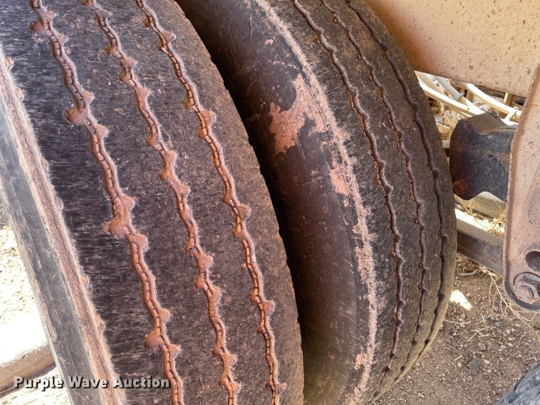 image for item DN0213 2007 CTS BDT-40  bottom dump trailer