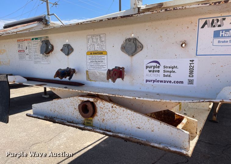 image for item DN0214 2001 Midland MG40MC2000  bottom dump trailer