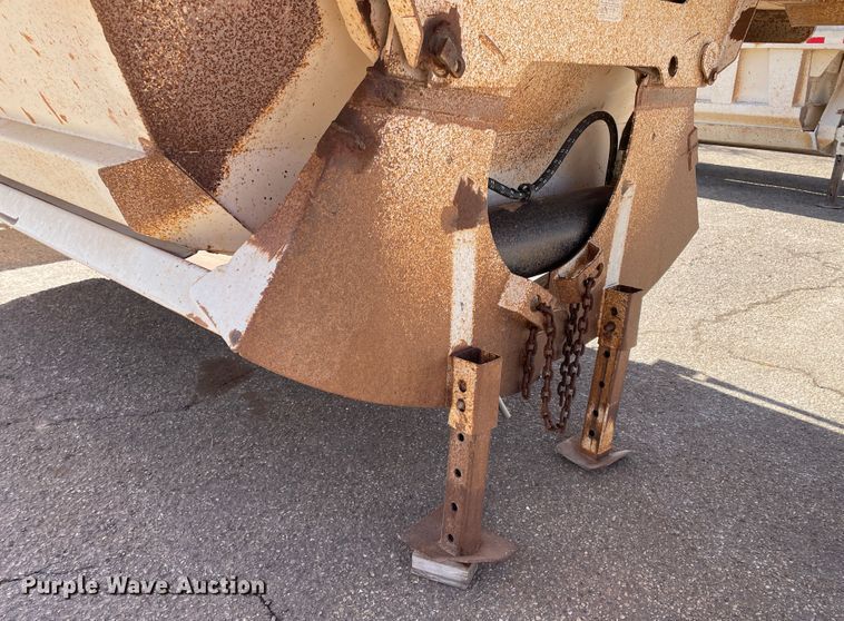 image for item DN0214 2001 Midland MG40MC2000  bottom dump trailer